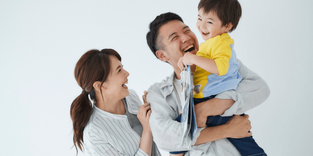 親のアンコンシャス・バイアス（無意識の偏り）に気づき、声かけを選びなおすイメージ｜SheSTEM Japan